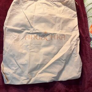 Anuschka Elegant Cream Dust Bag